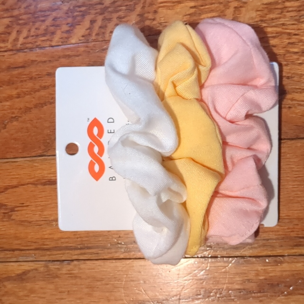 New with Tags! Banded 3 pack of hair ties